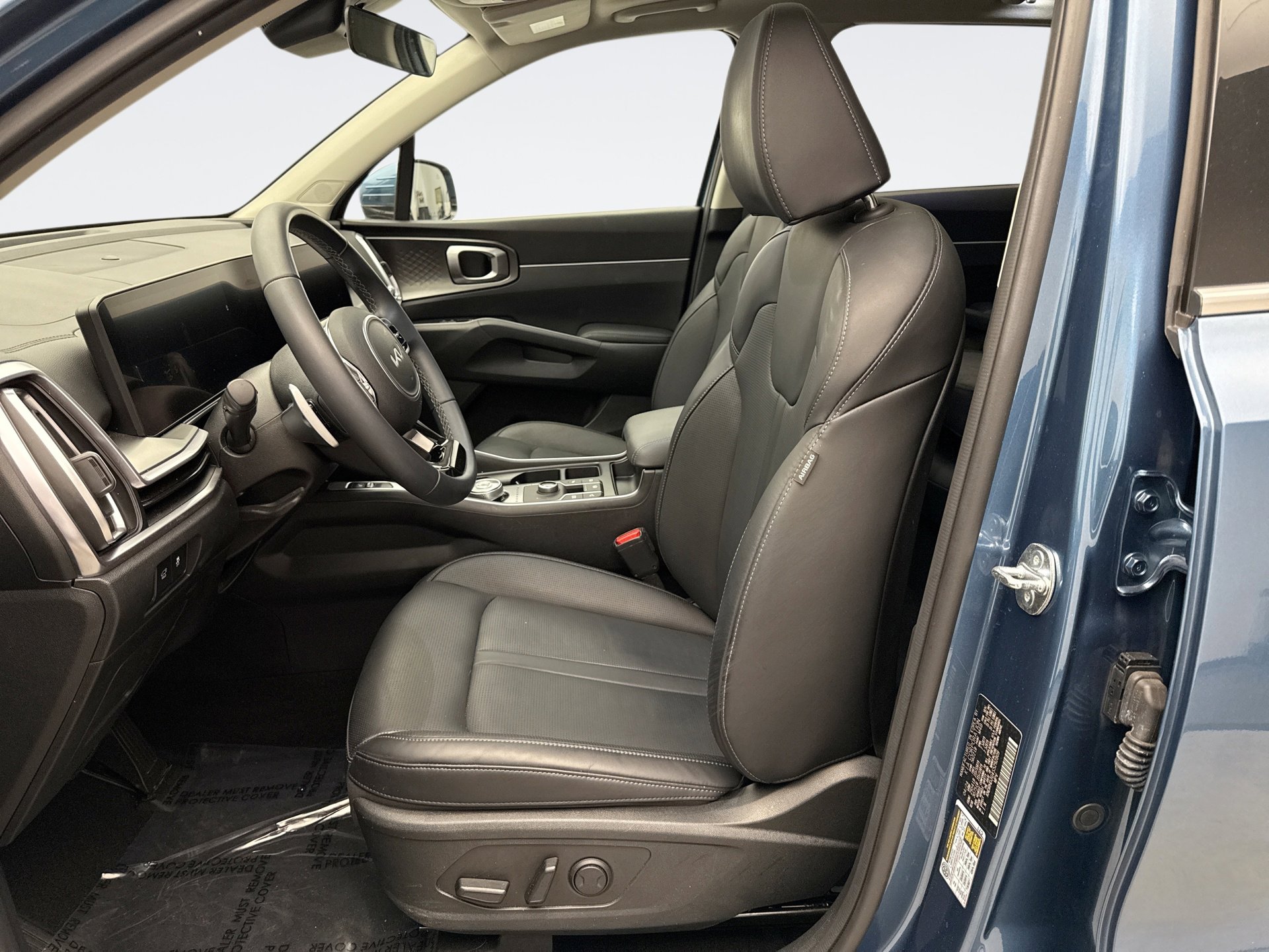 Used 2025 Kia Sorento EX image 11