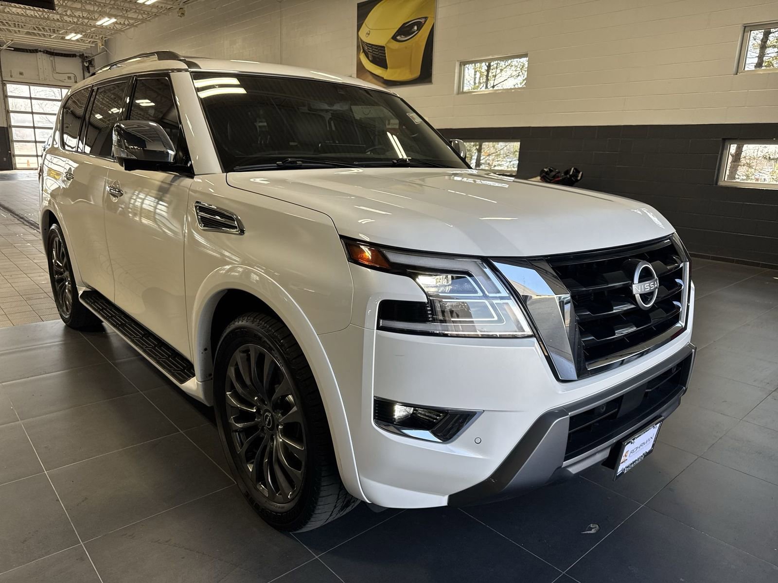 Used 2023 Nissan Armada Platinum w/ Captain's Chairs Package image 10