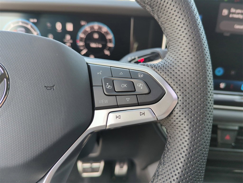 Used 2026 Volkswagen Tiguan SEL R-Line image 35