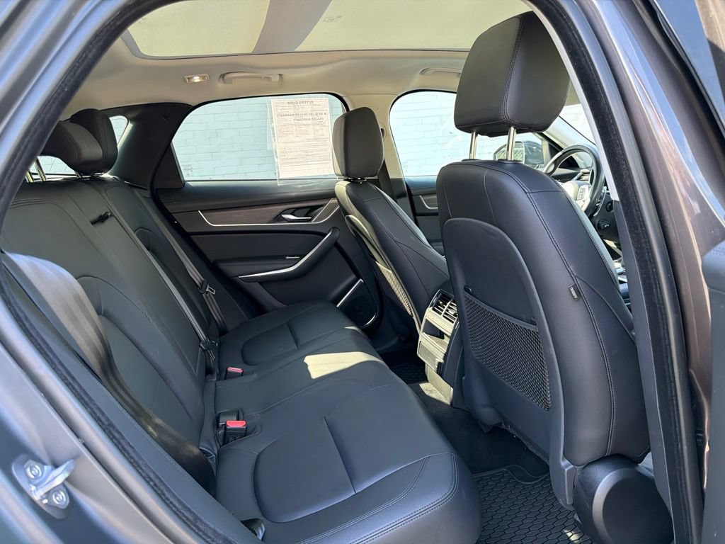 Used 2021 Jaguar F-PACE AWD/4WD image 10