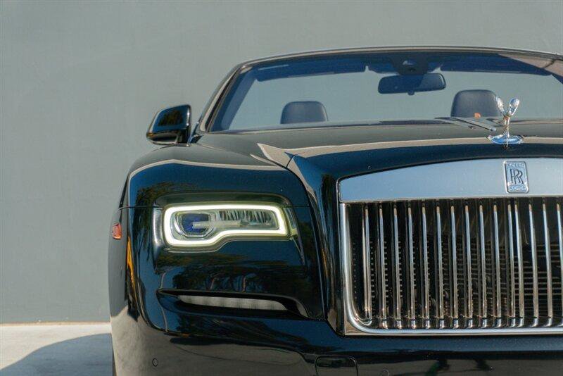 Used 2018 Rolls-Royce Dawn image 29
