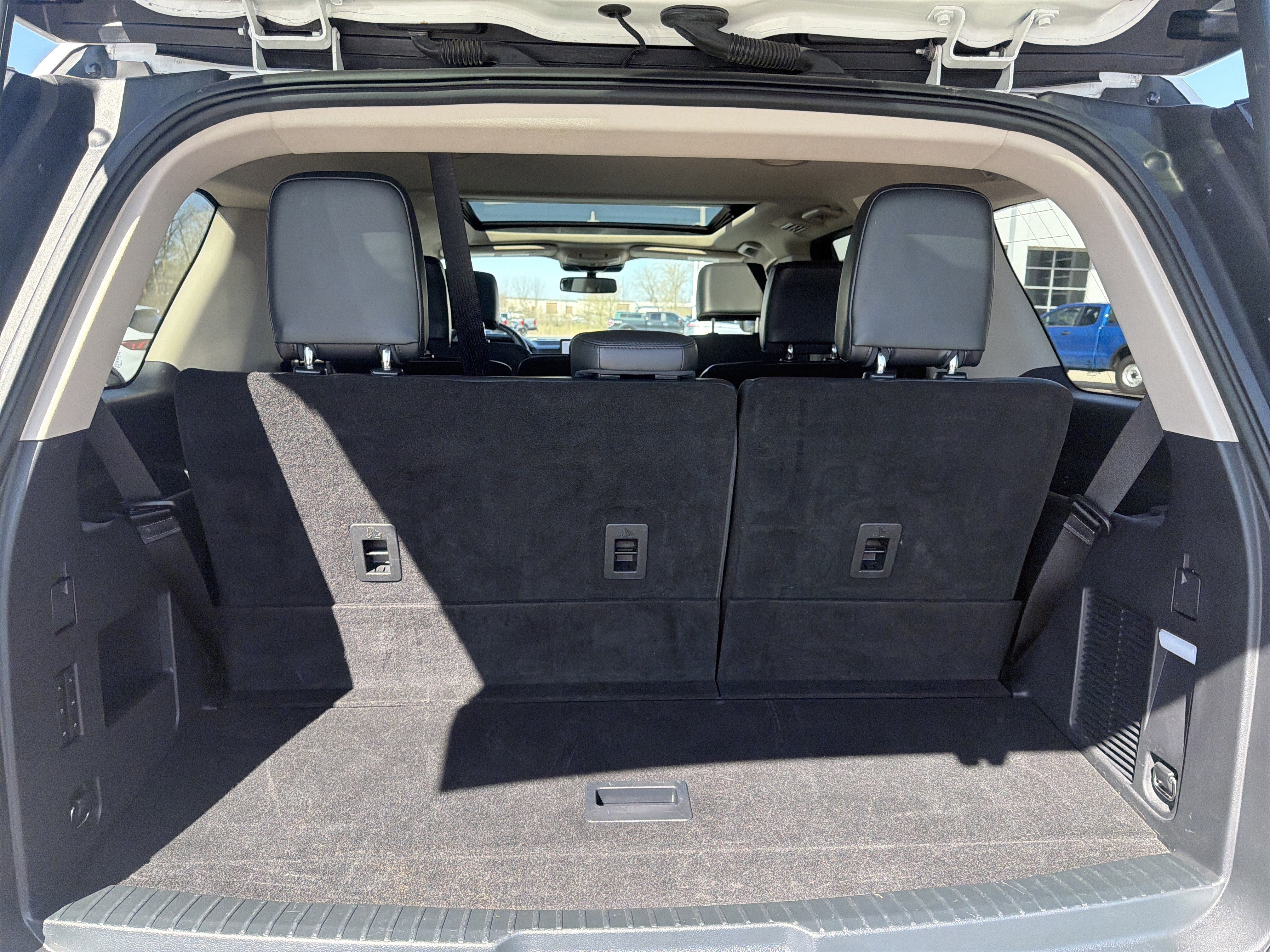 Used 2023 Ford Expedition XLT AWD/4WD image 14