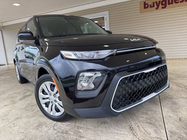 Used 2022 Kia Soul LX image 2