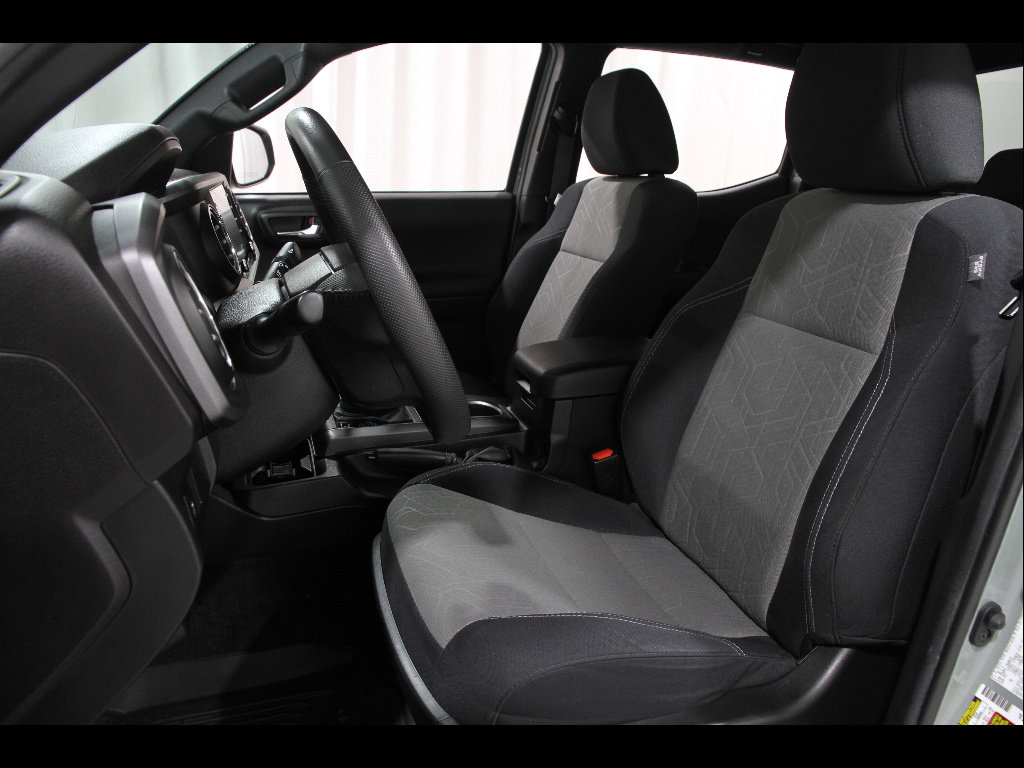 Used 2022 Toyota Tacoma TRD Off-Road w/ Technology Package RWD image 5