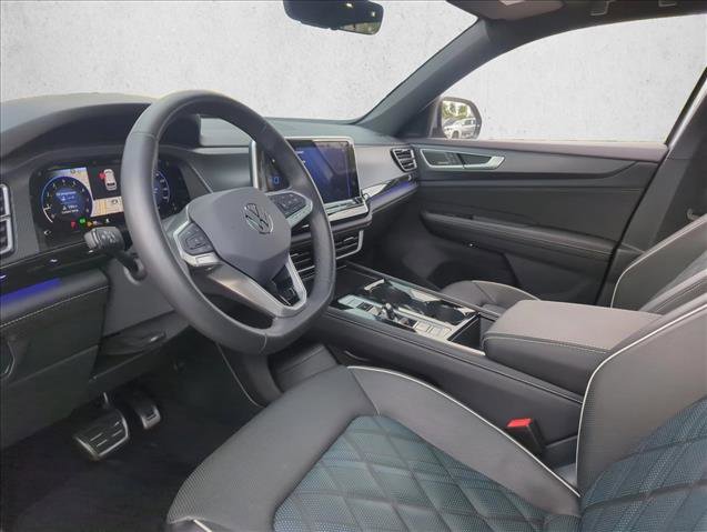 Used 2025 Volkswagen Atlas Cross Sport SEL Premium R-Line image 5