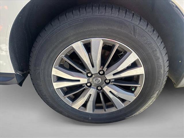 Used 2017 Nissan Pathfinder SV AWD/4WD image 15