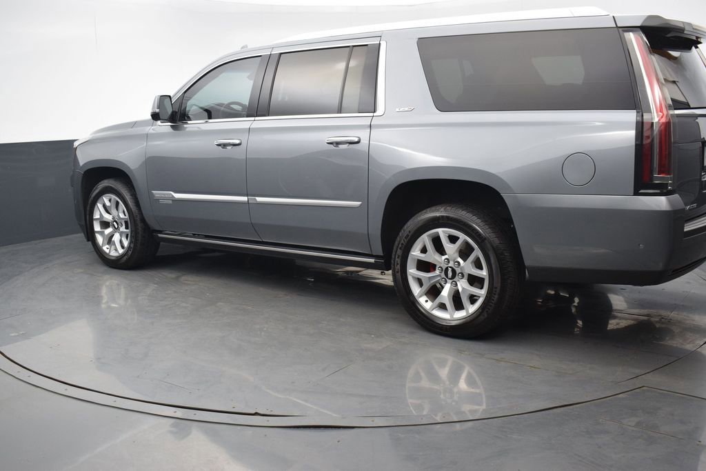 Used 2019 Cadillac Escalade ESV Platinum AWD/4WD image 3