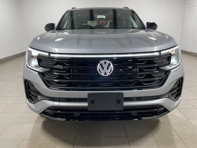 New 2026 Volkswagen Atlas Cross Sport SEL R-Line image 2