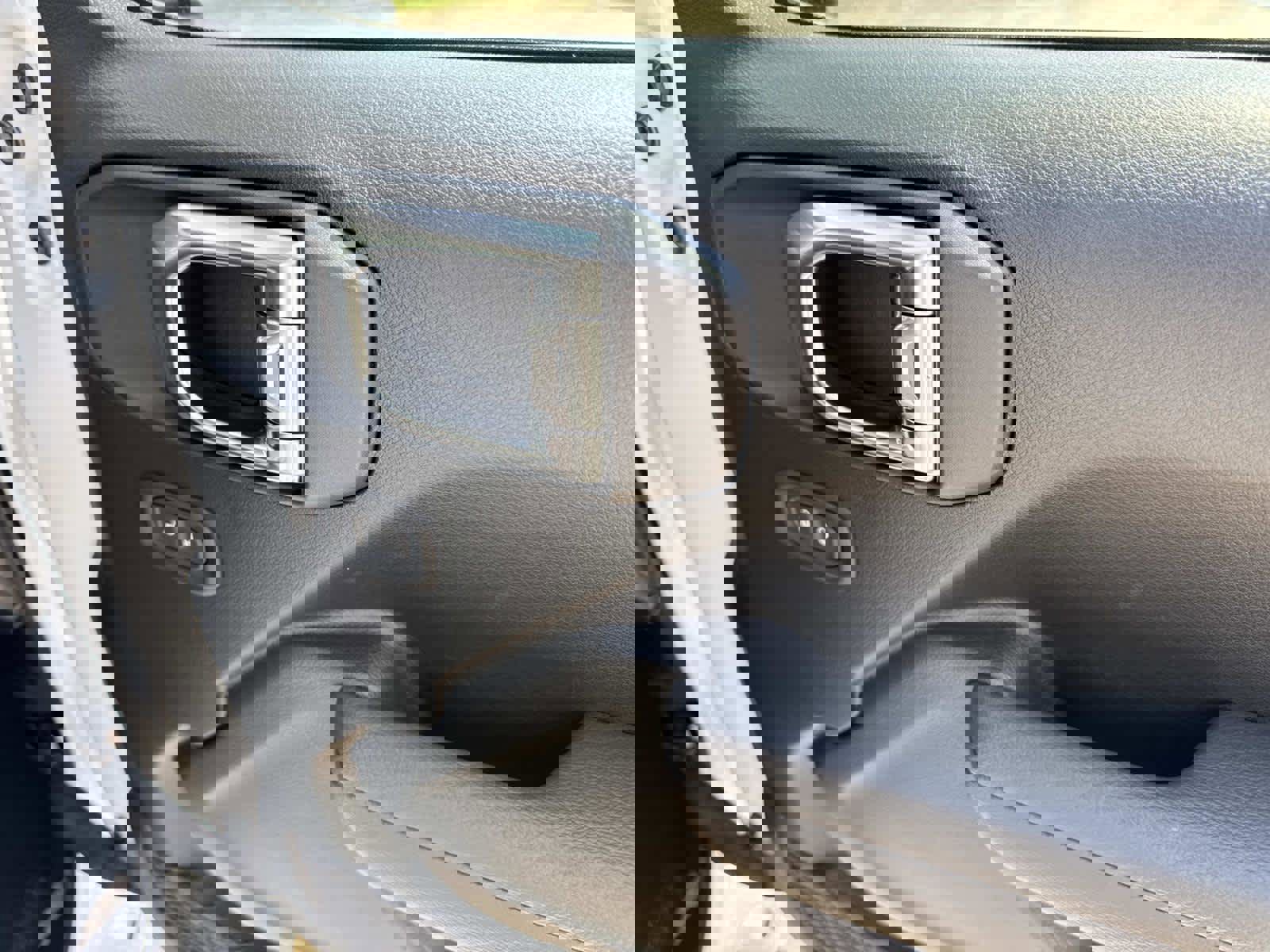 New 2025 Jeep Gladiator Sport image 25