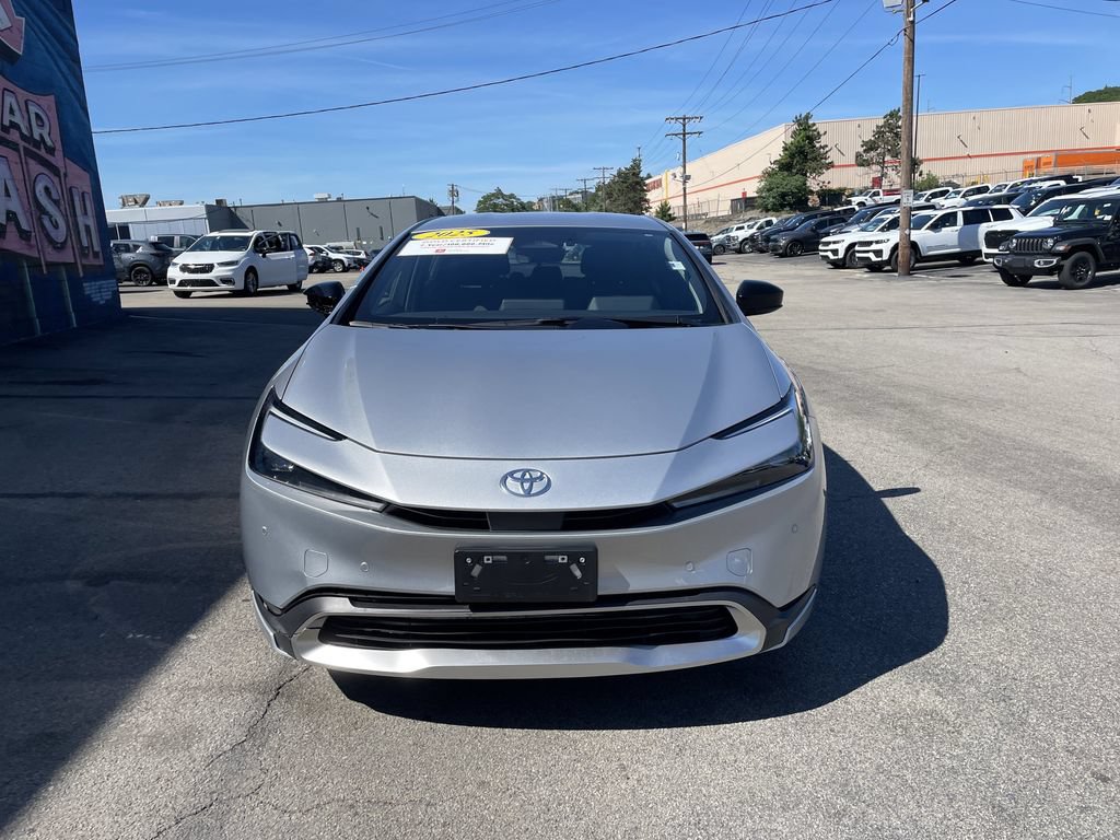 Certified 2025 Toyota Prius Plug-In Hybrid FWD image 5