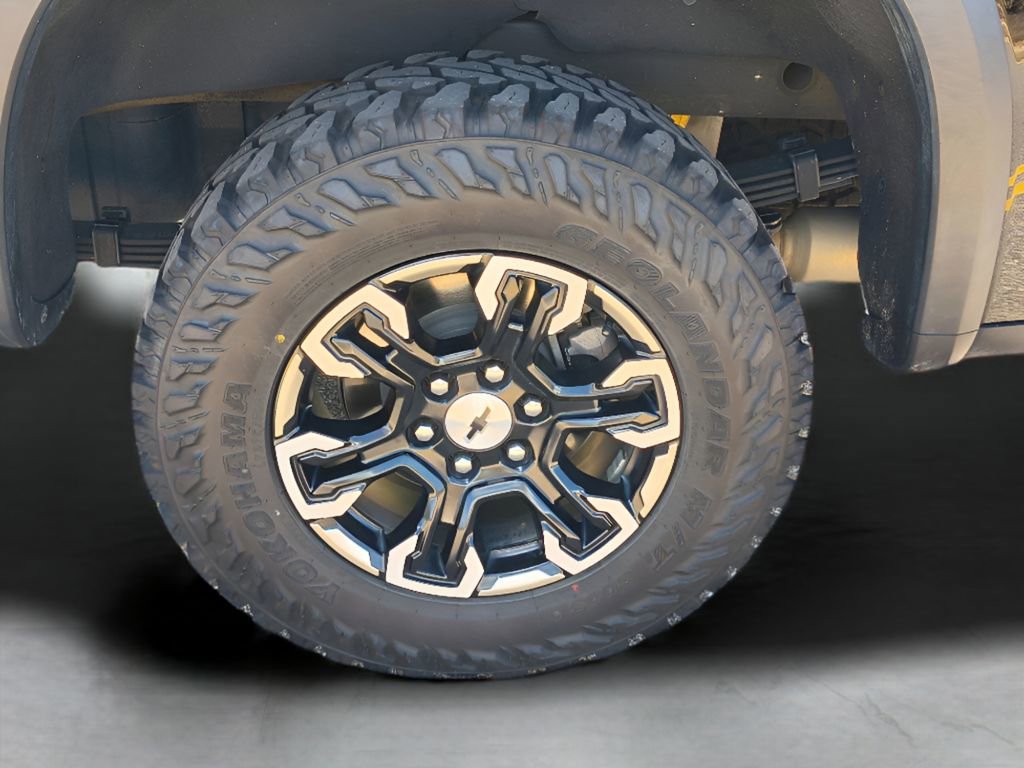 Used 2023 Chevrolet Silverado 1500 ZR2 w/ Technology Package image 4