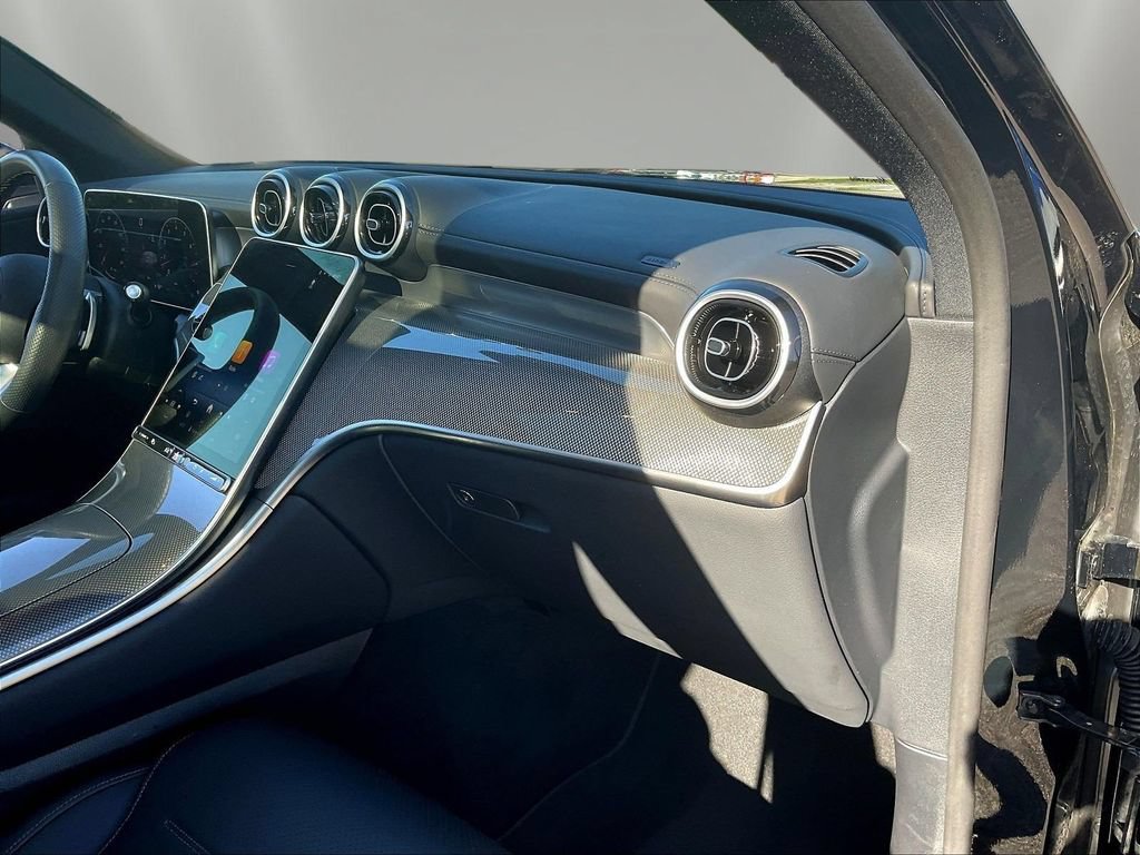 Used 2026 Mercedes-Benz GLC 300 image 27