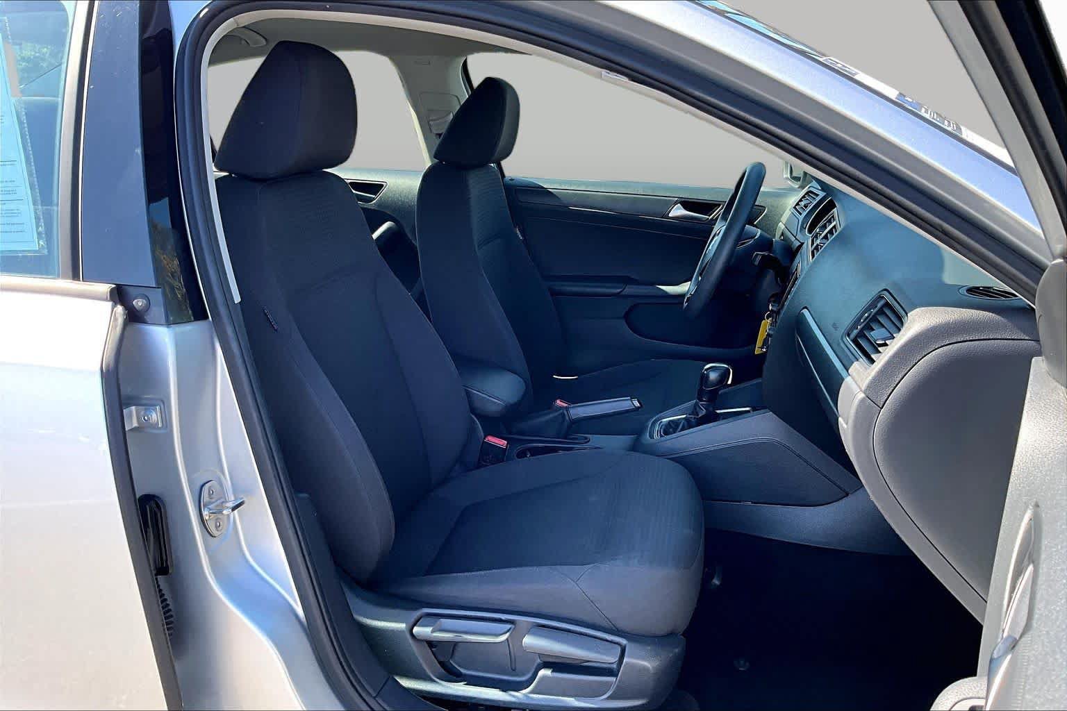 Used 2016 Volkswagen Jetta S FWD image 8