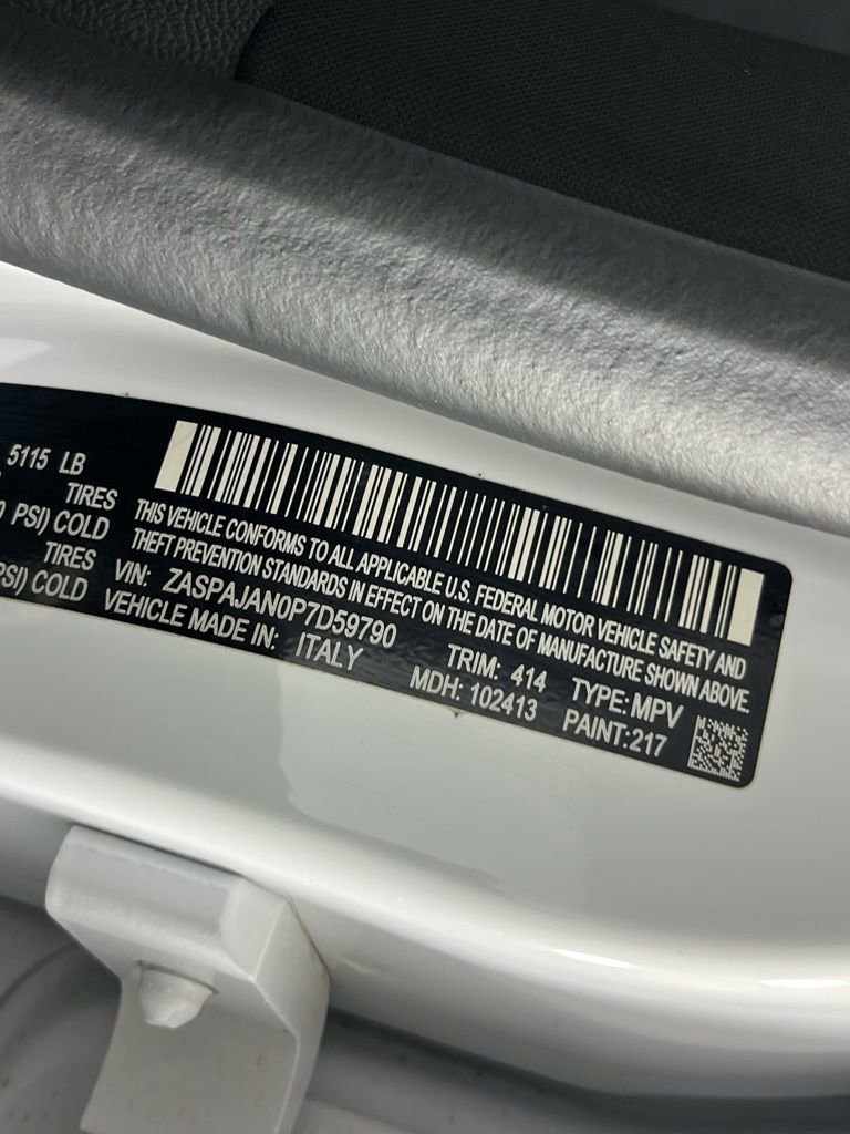 Used 2023 Alfa Romeo Stelvio Sprint image 37