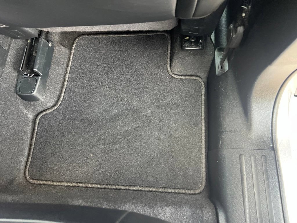 Used 2020 Jeep Cherokee Limited AWD/4WD image 16