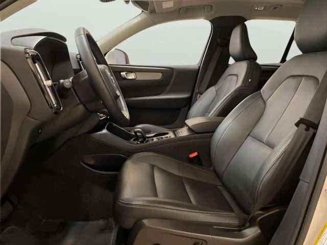 Used 2025 Volvo XC40 B5 Core AWD/4WD image 63