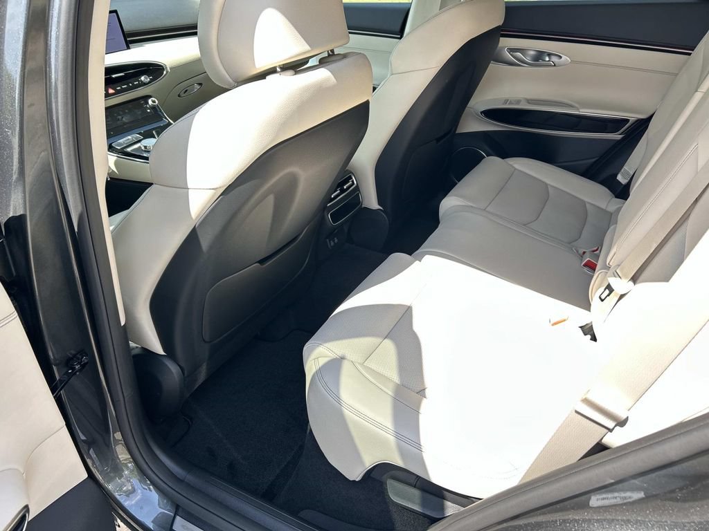 New 2027 Genesis GV70 2.5T AWD/4WD image 19