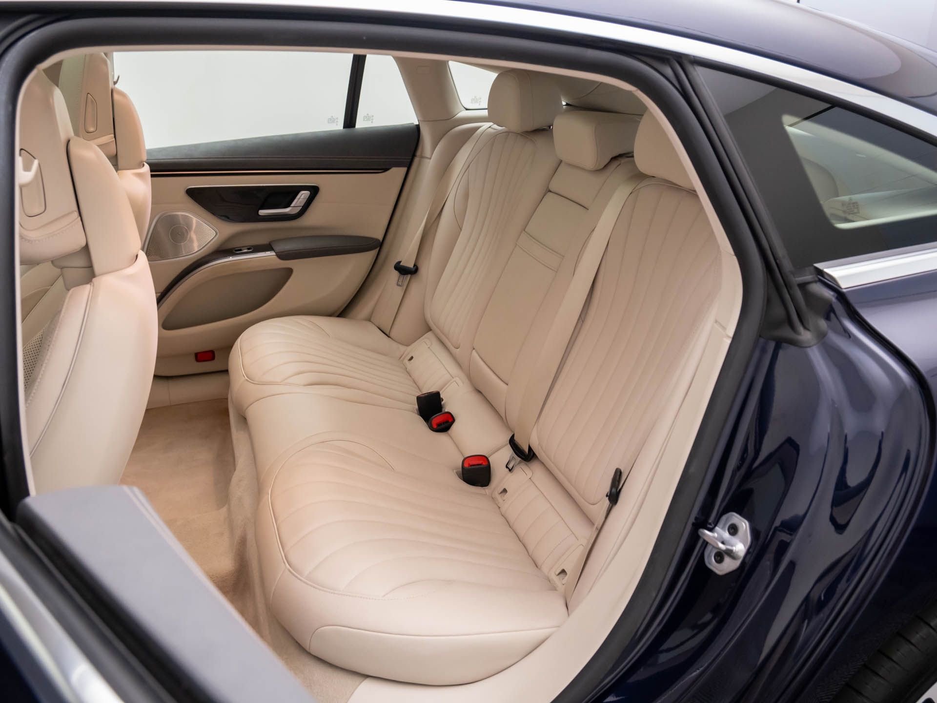 Used 2022 Mercedes-Benz EQS 450+ Sedan image 17