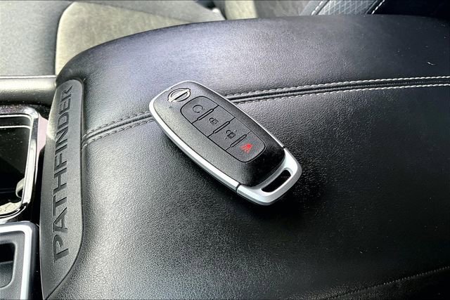 Certified 2024 Nissan Pathfinder SV FWD image 34