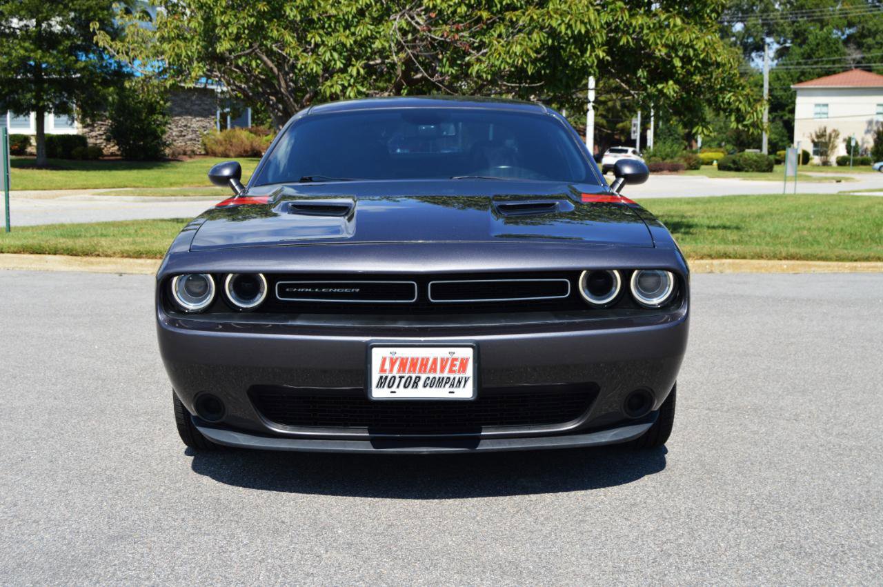 Used 2019 Dodge Challenger SXT RWD image 16