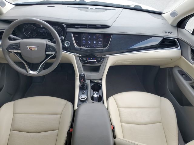Used 2025 Cadillac XT6 Premium Luxury AWD/4WD image 3