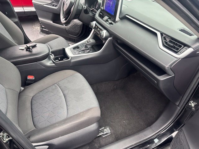 Used 2025 Toyota RAV4 XLE AWD/4WD image 19