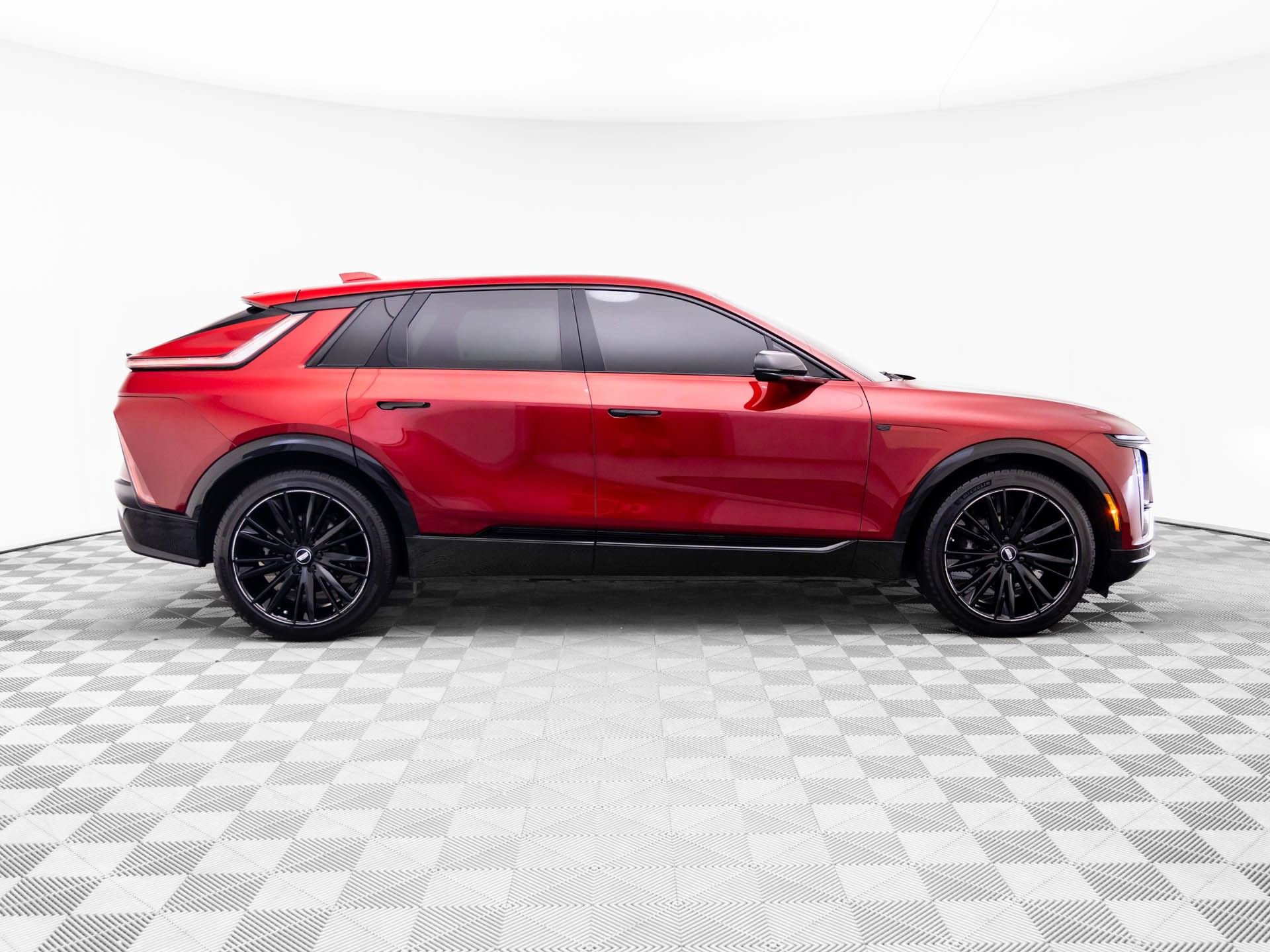 Certified 2024 Cadillac Lyriq Tech AWD/4WD image 7