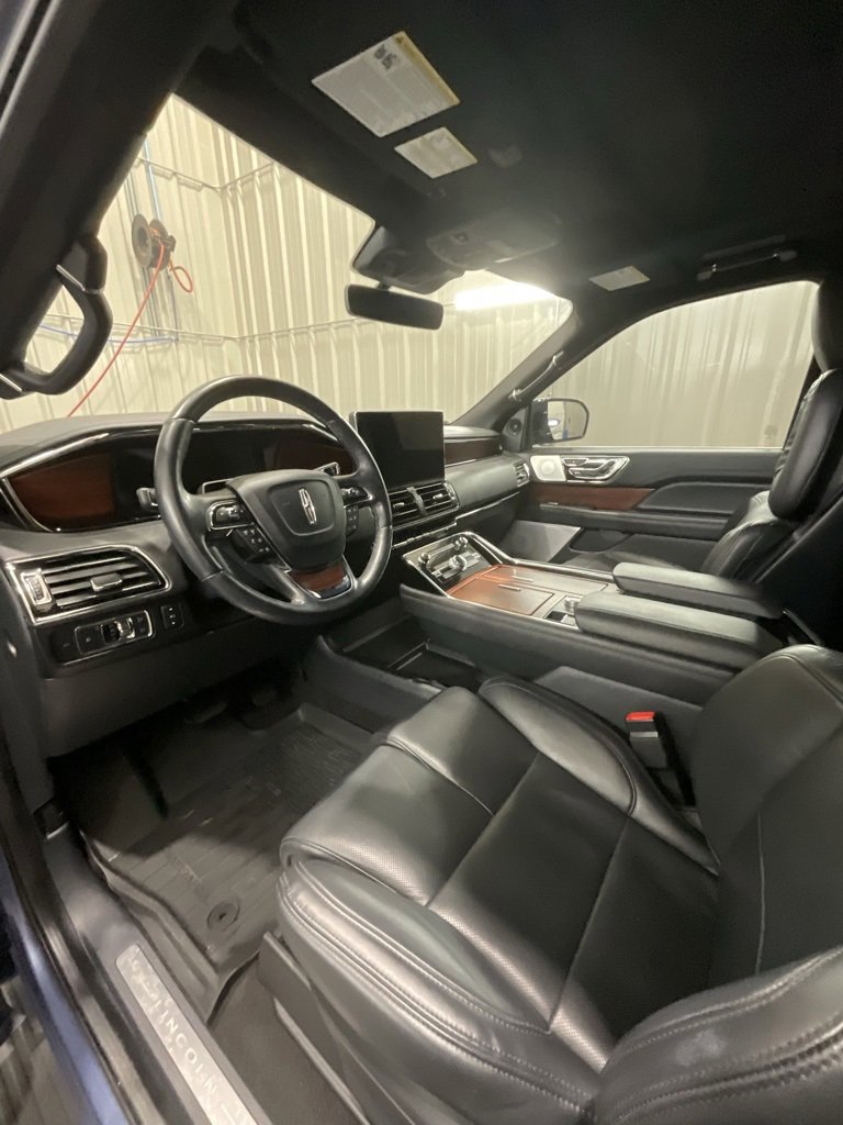 Used 2022 Lincoln Navigator L Reserve image 9