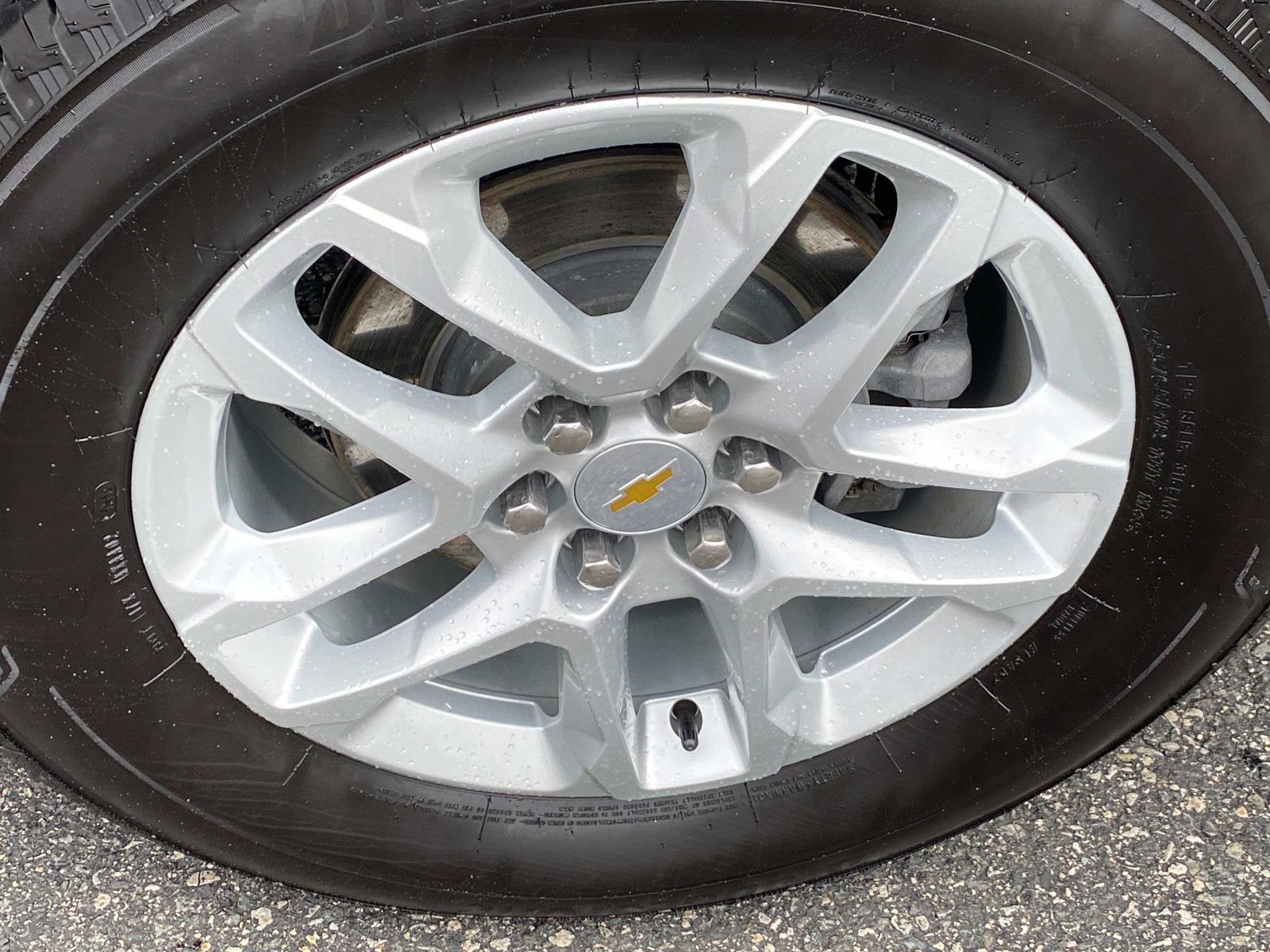 Used 2021 Chevrolet Traverse LS image 28