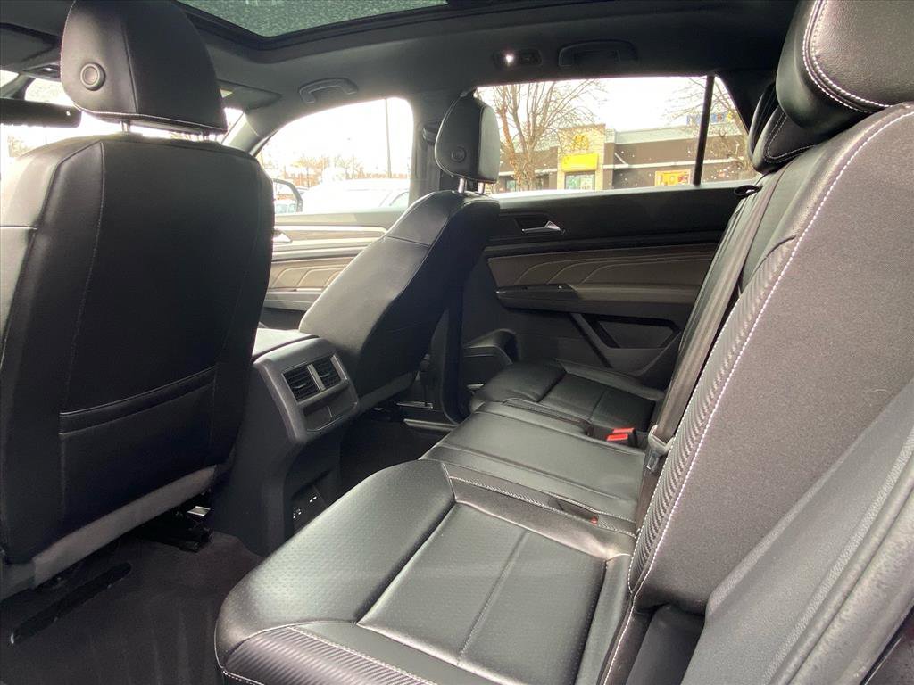 Used 2022 Volkswagen Atlas Cross Sport SE w/ Panoramic Sunroof Package AWD/4WD image 19
