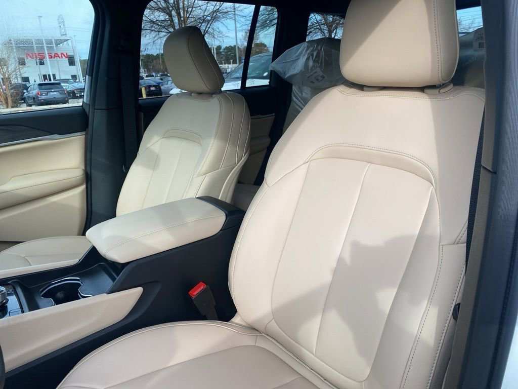 Used 2024 Jeep Grand Cherokee Limited 4xe w/ Trailer Tow Package image 15