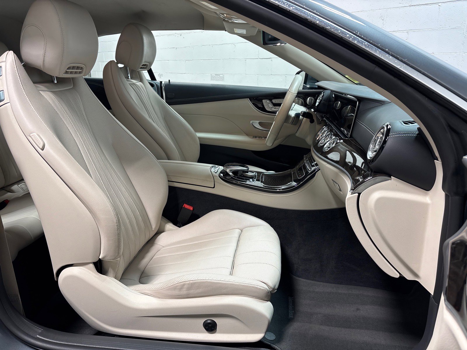 Used 2022 Mercedes-Benz E 450 4MATIC Cabriolet image 29