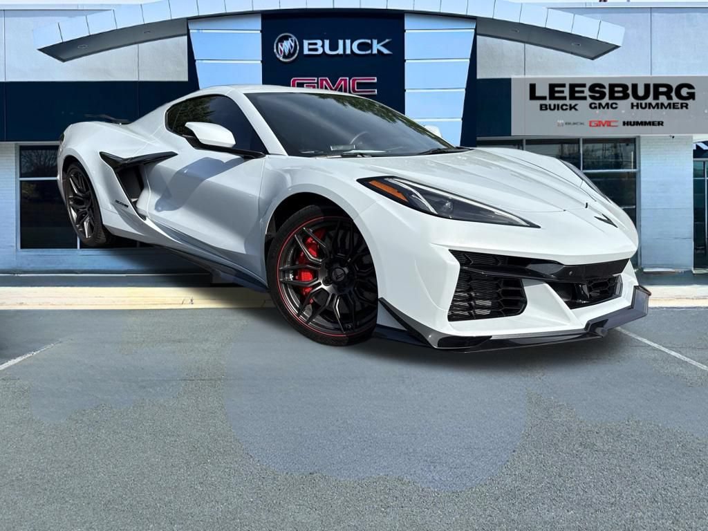 Used 2023 Chevrolet Corvette Z06 w/ Z07 Performance Package RWD image 1