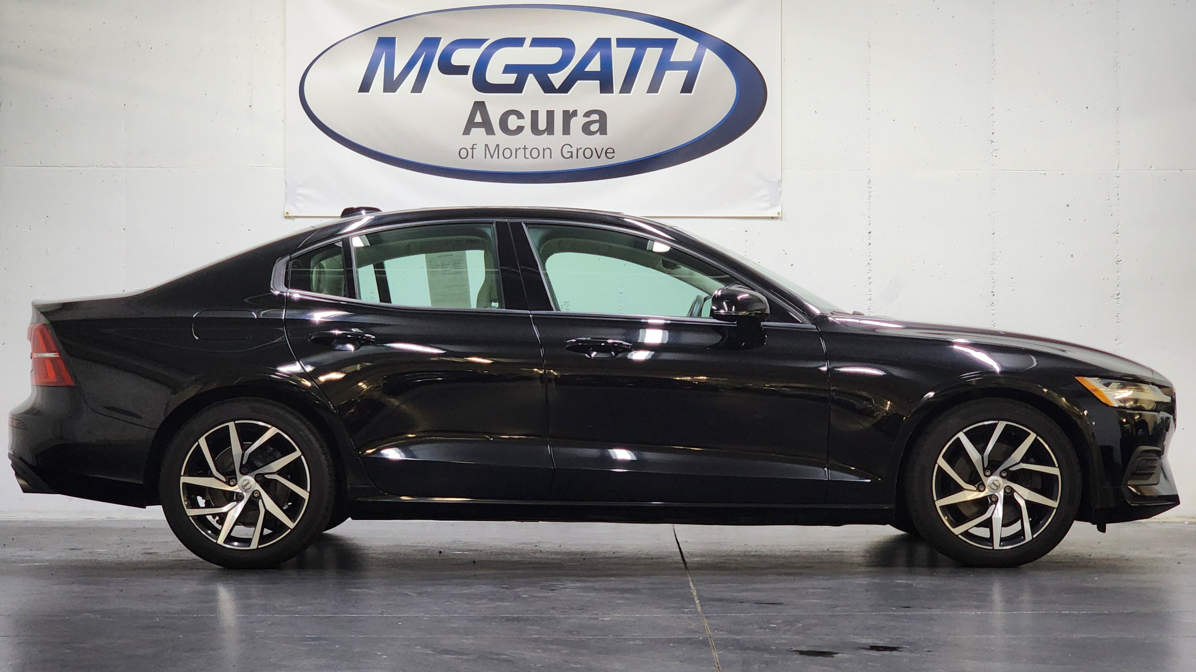 Used 2020 Volvo S60 T5 Momentum w/ Protection Package FWD image 3