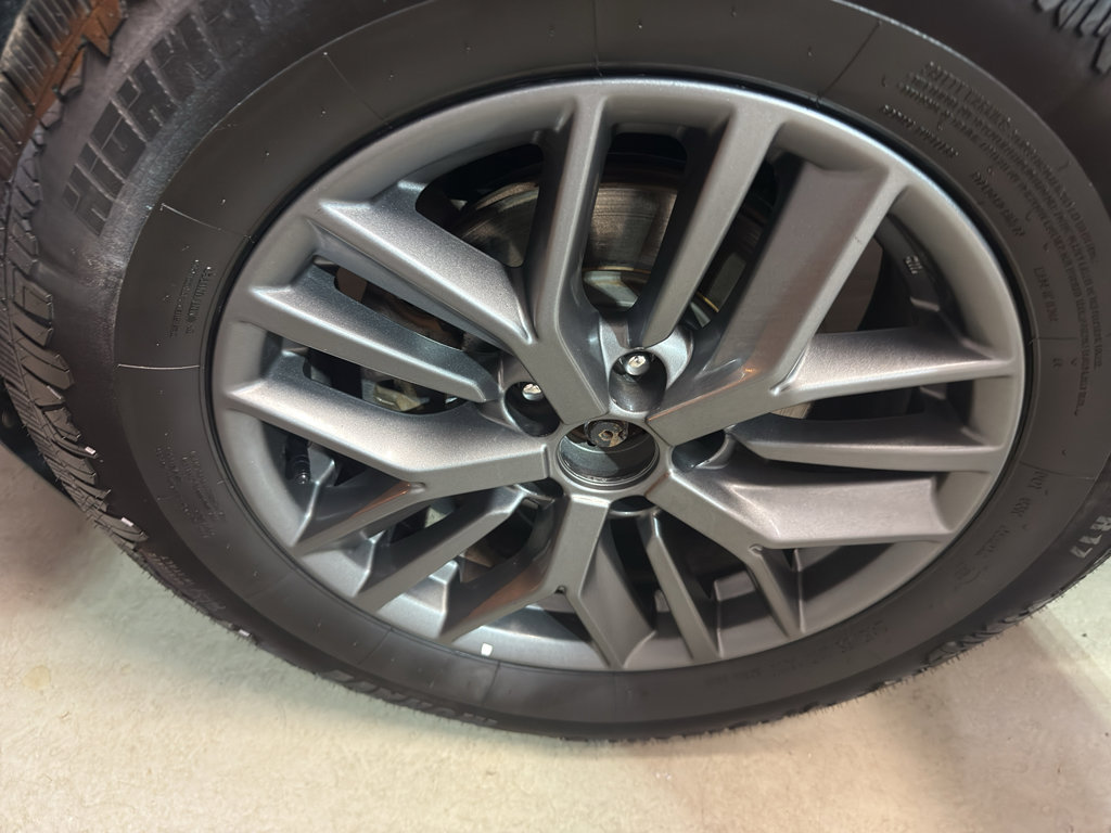 Used 2023 Nissan Rogue S AWD/4WD image 31