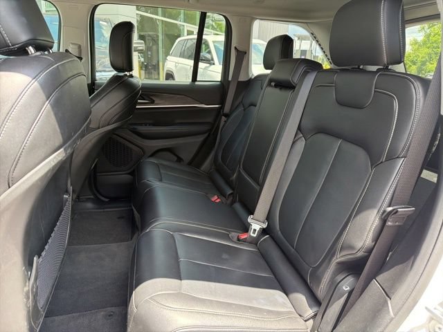 Used 2023 Jeep Grand Cherokee Limited AWD/4WD image 21