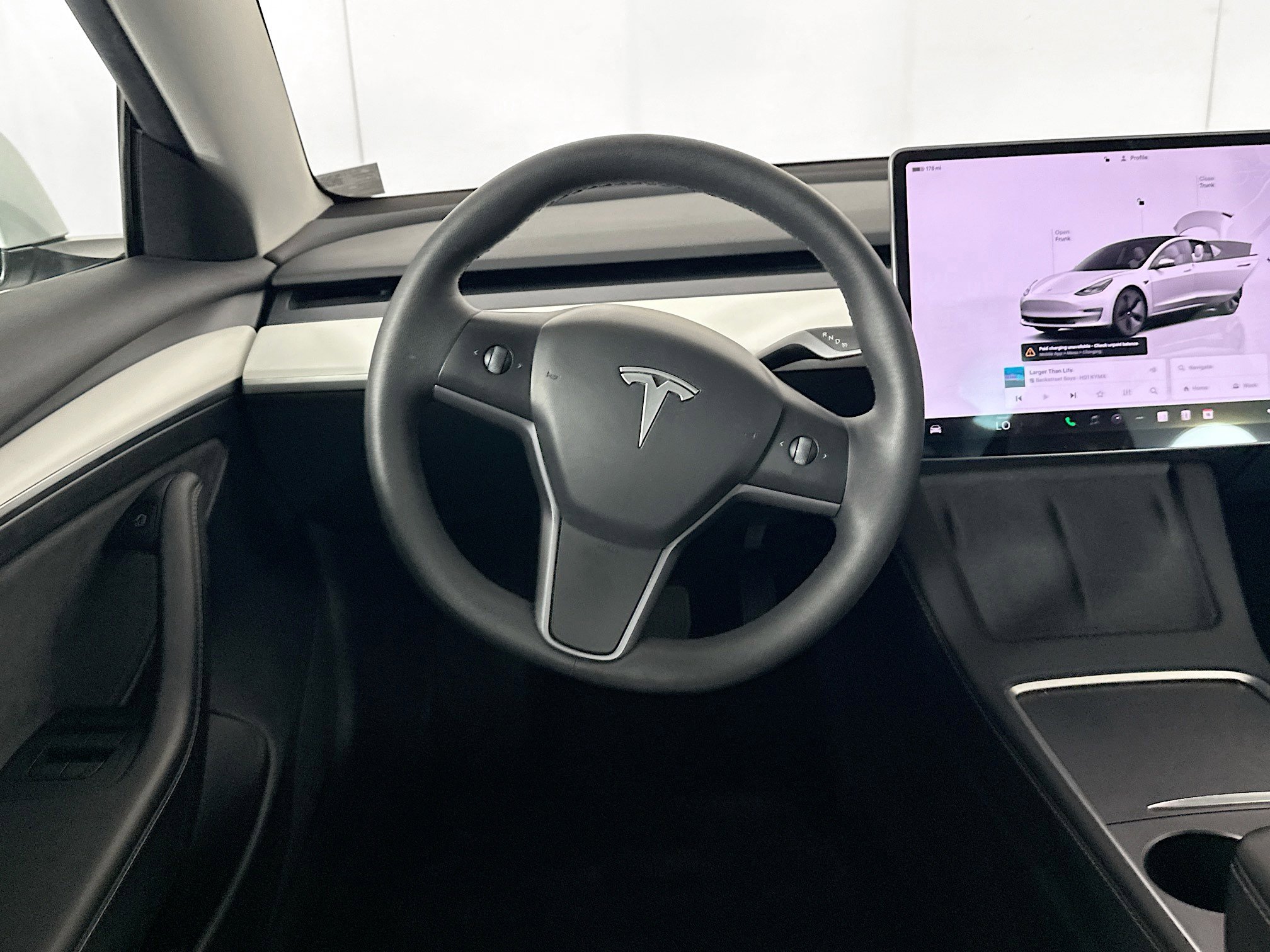 Used 2023 Tesla Model 3 Standard Range image 16