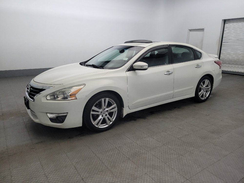 Used 2013 Nissan Altima 3.5 SL w/ Technology Pkg image 2