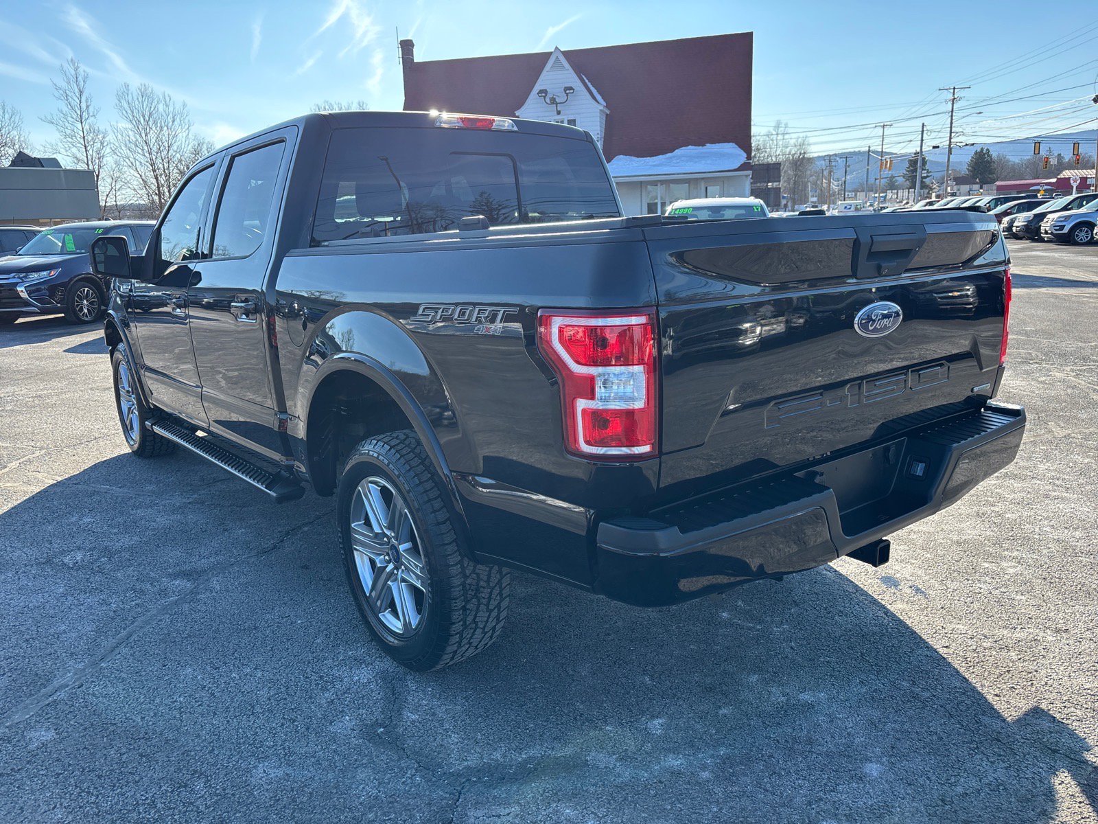 Used 2019 Ford F150 XLT w/ Equipment Group 302A Luxury image 5