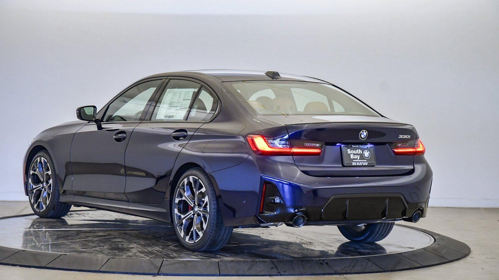 New 2026 BMW 330i Sedan w/ M Sport Package image 2
