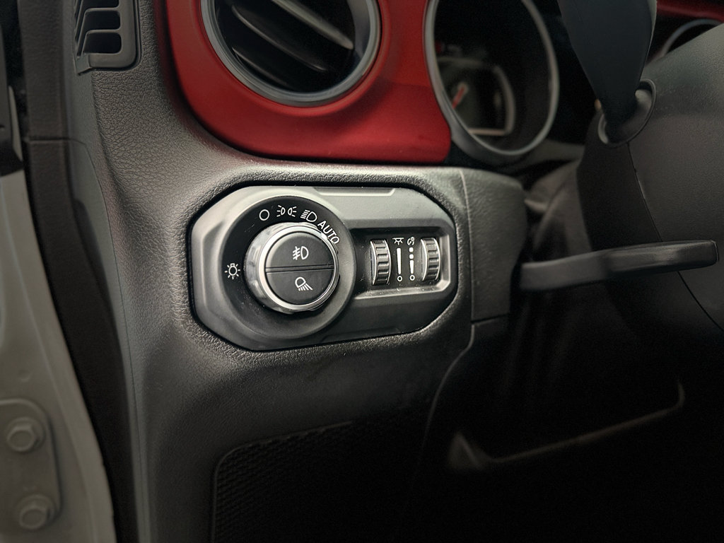 Used 2021 Jeep Gladiator Rubicon AWD/4WD image 12