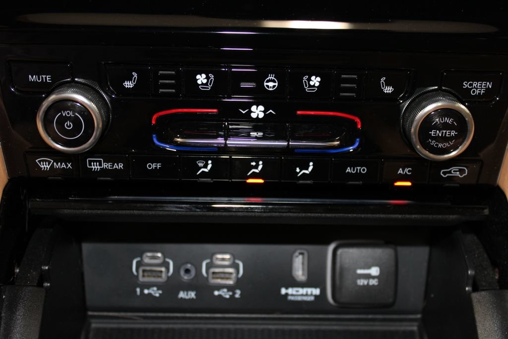 Used 2024 Jeep Grand Cherokee Summit AWD/4WD image 57
