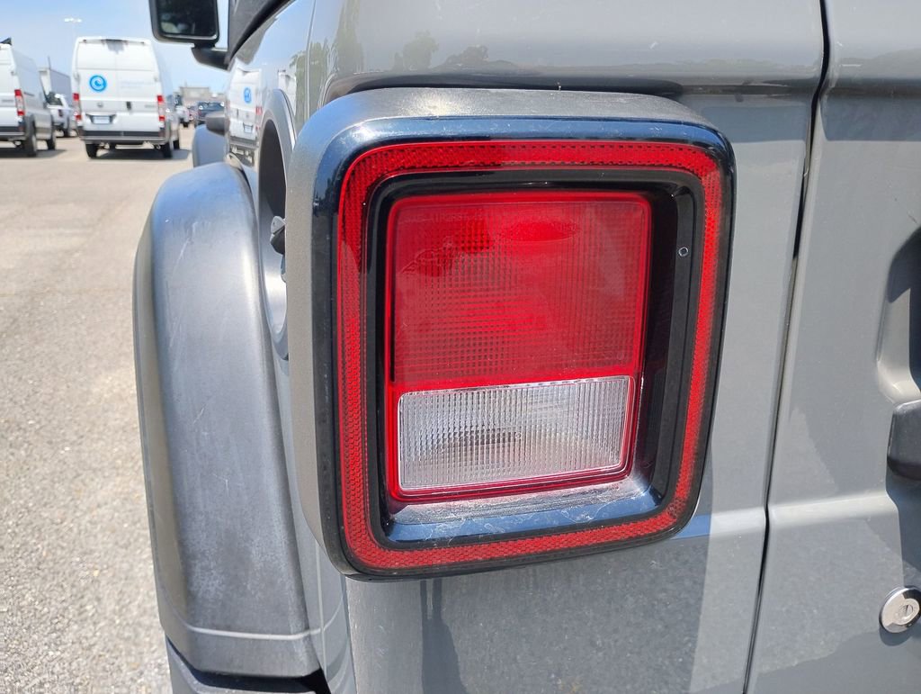 Used 2020 Jeep Wrangler Sport AWD/4WD image 32