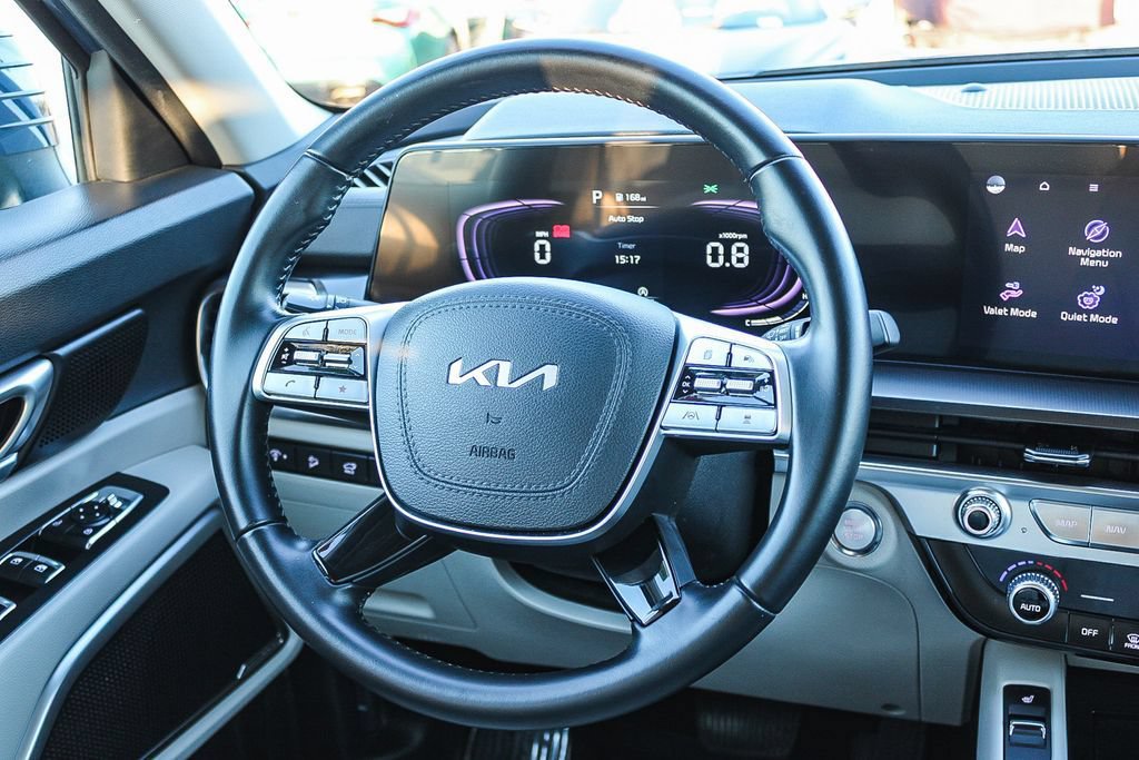 Used 2025 Kia Telluride S FWD image 16