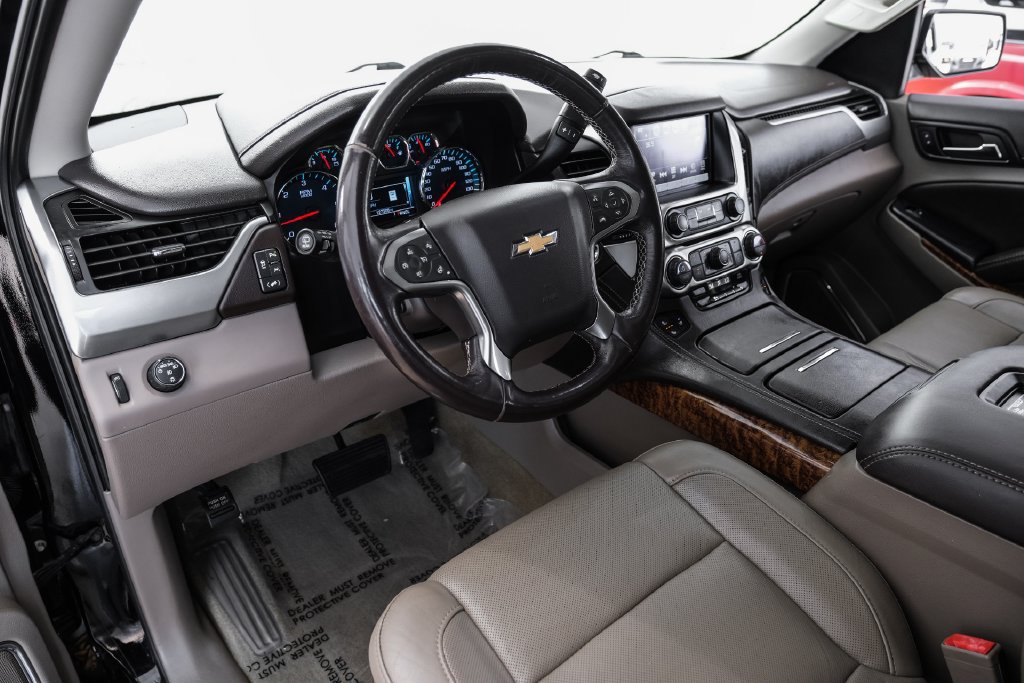 Used 2018 Chevrolet Tahoe Premier RWD image 2