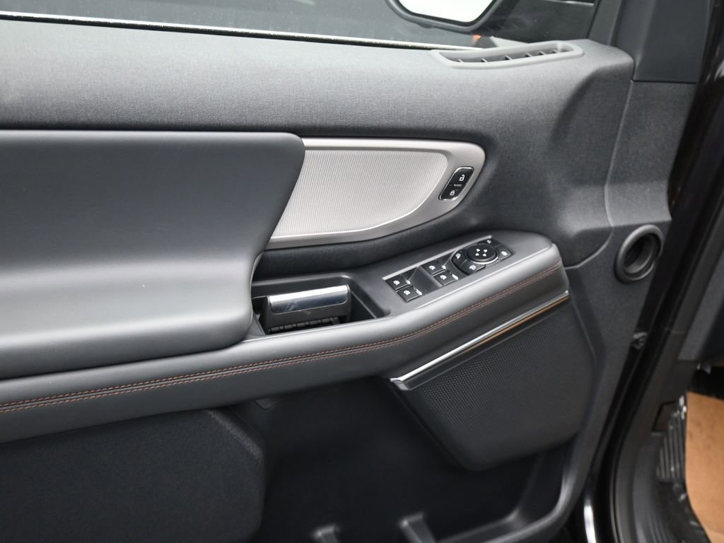 New 2025 Ford Expedition Active image 20