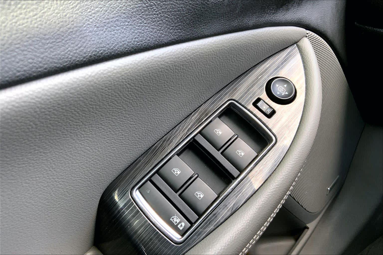 Certified 2018 Chevrolet Impala Premier FWD image 35
