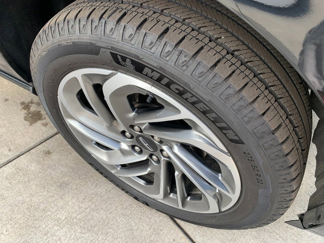 Certified 2025 Lincoln Navigator L Reserve AWD/4WD image 11