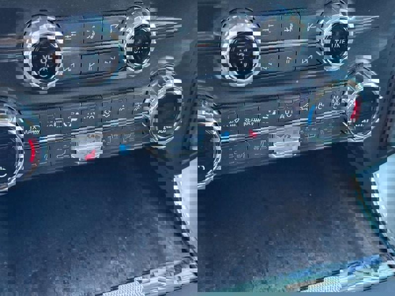 Used 2021 Ford F150 Lariat image 23