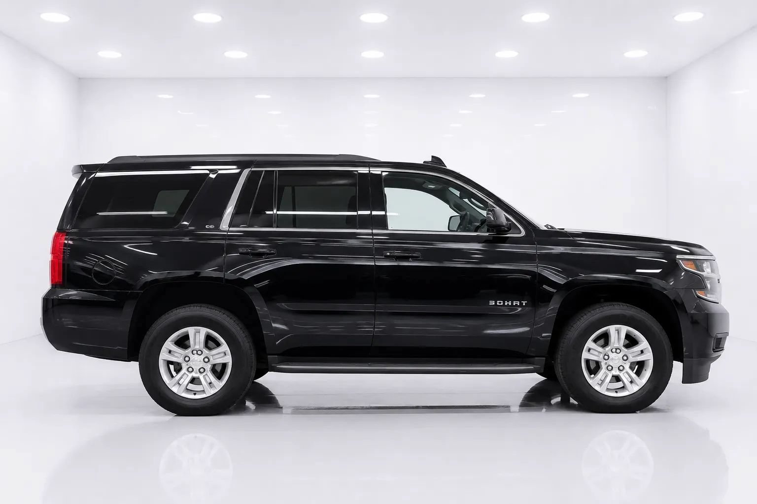 Used 2022 Chevrolet Suburban Premier AWD/4WD image 6